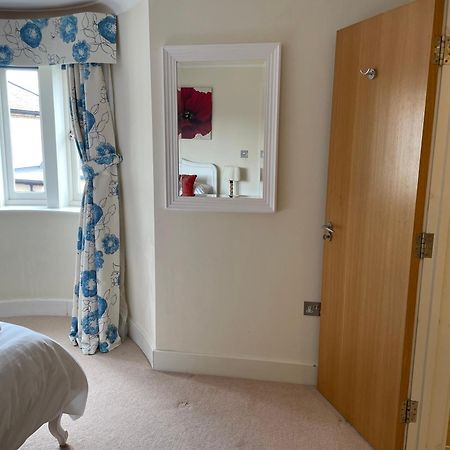 Top Floor En-Suite Double Bedrooms With Great View Of Windsor Castle & Free Parking المظهر الخارجي الصورة
