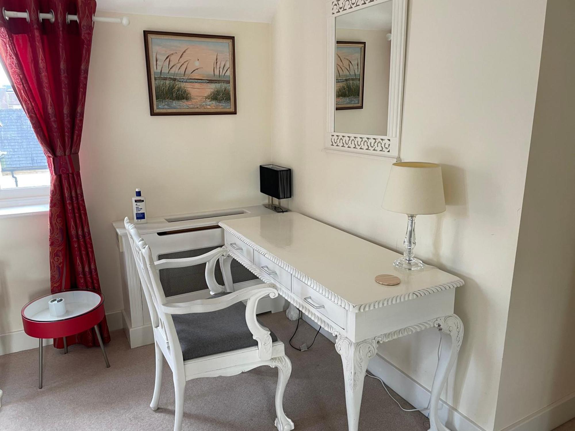 Top Floor En-Suite Double Bedrooms With Great View Of Windsor Castle & Free Parking المظهر الخارجي الصورة