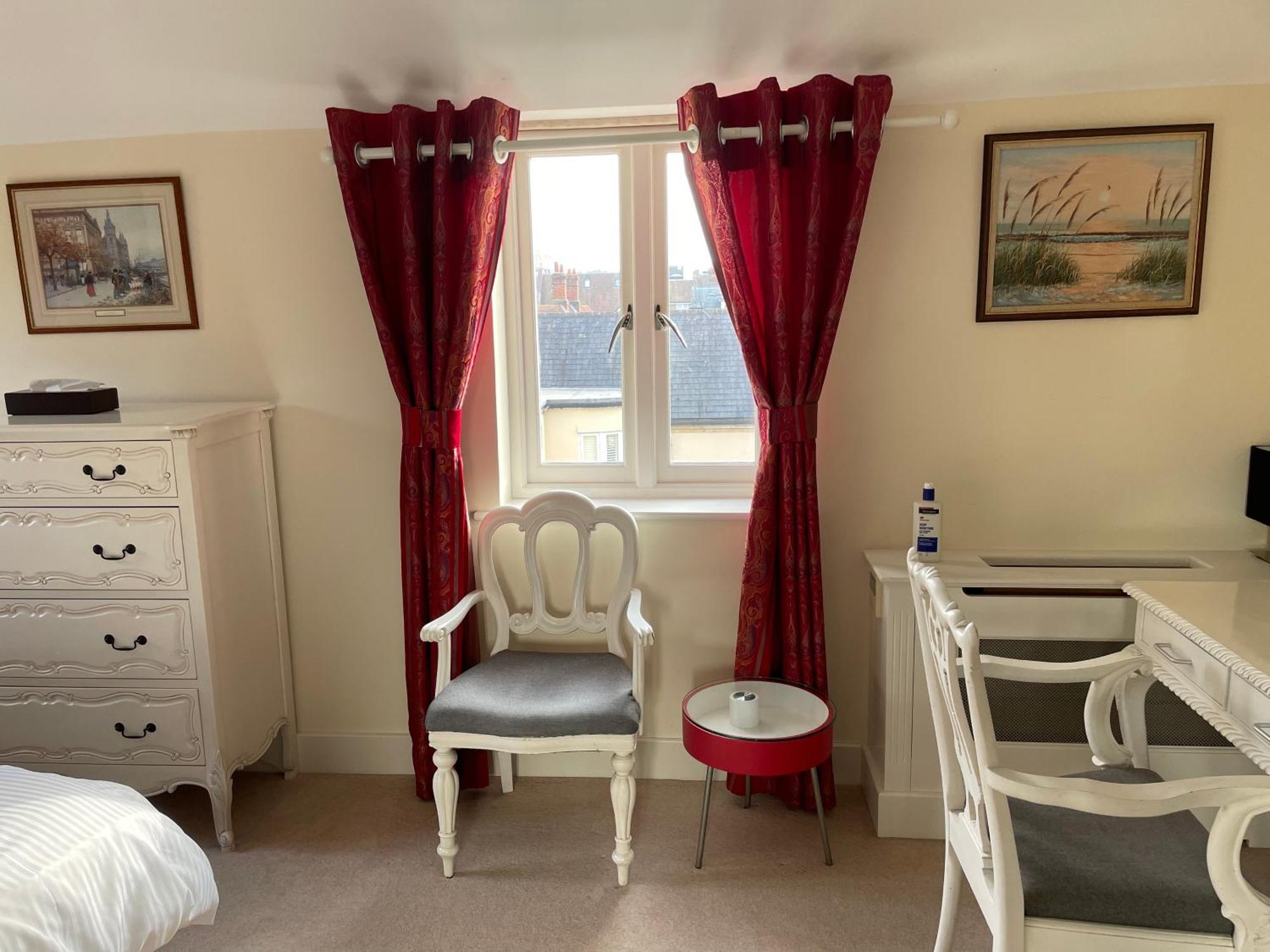 Top Floor En-Suite Double Bedrooms With Great View Of Windsor Castle & Free Parking المظهر الخارجي الصورة