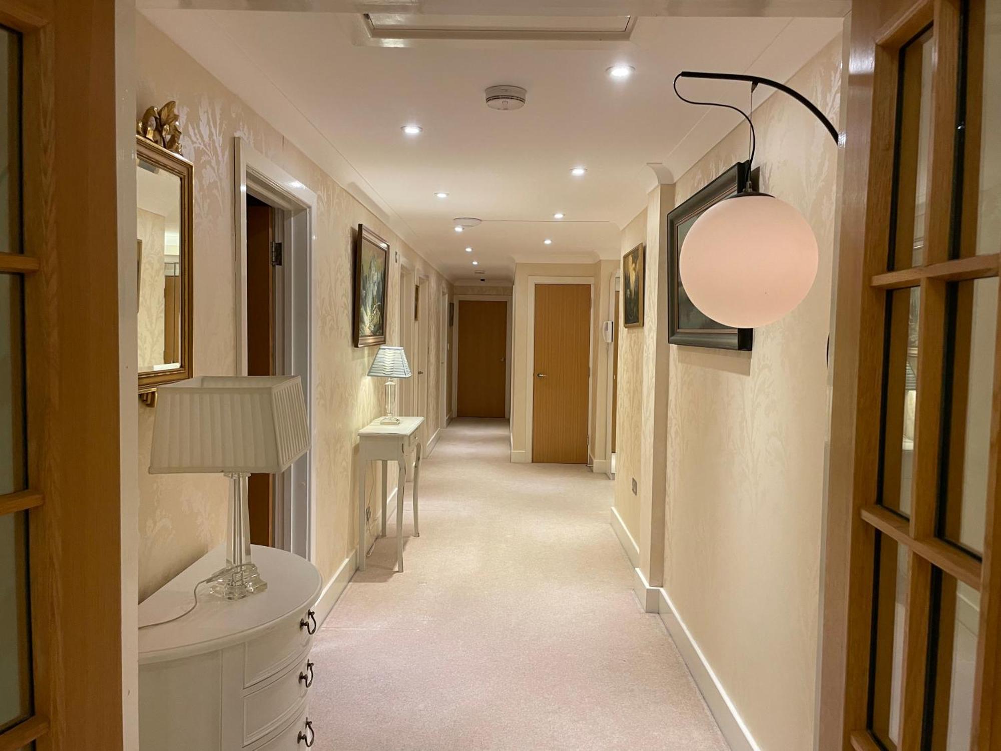Top Floor En-Suite Double Bedrooms With Great View Of Windsor Castle & Free Parking المظهر الخارجي الصورة