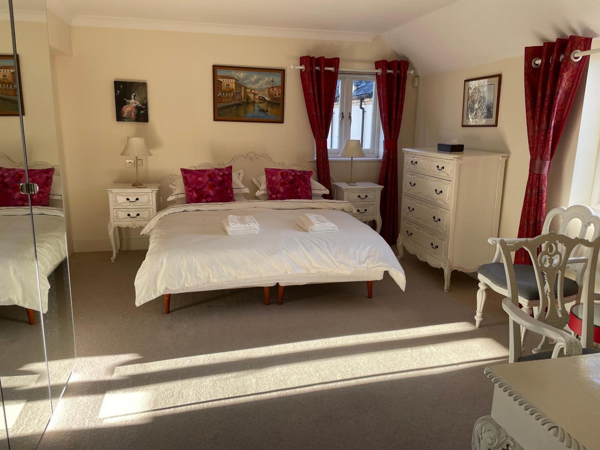 Top Floor En-Suite Double Bedrooms With Great View Of Windsor Castle & Free Parking المظهر الخارجي الصورة
