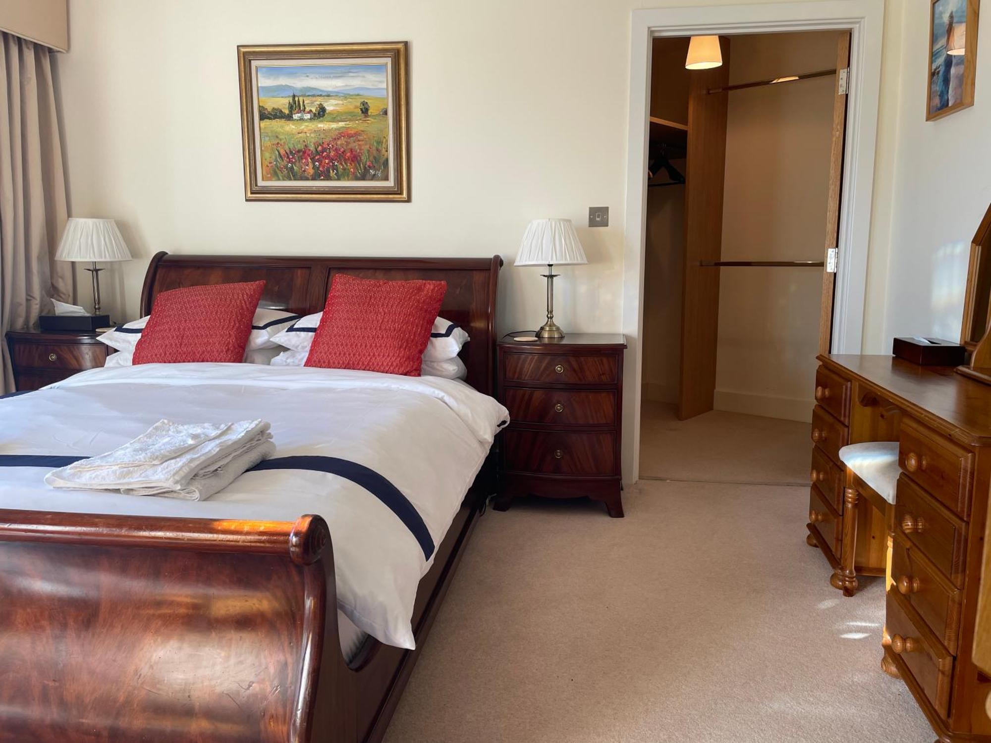 Top Floor En-Suite Double Bedrooms With Great View Of Windsor Castle & Free Parking المظهر الخارجي الصورة