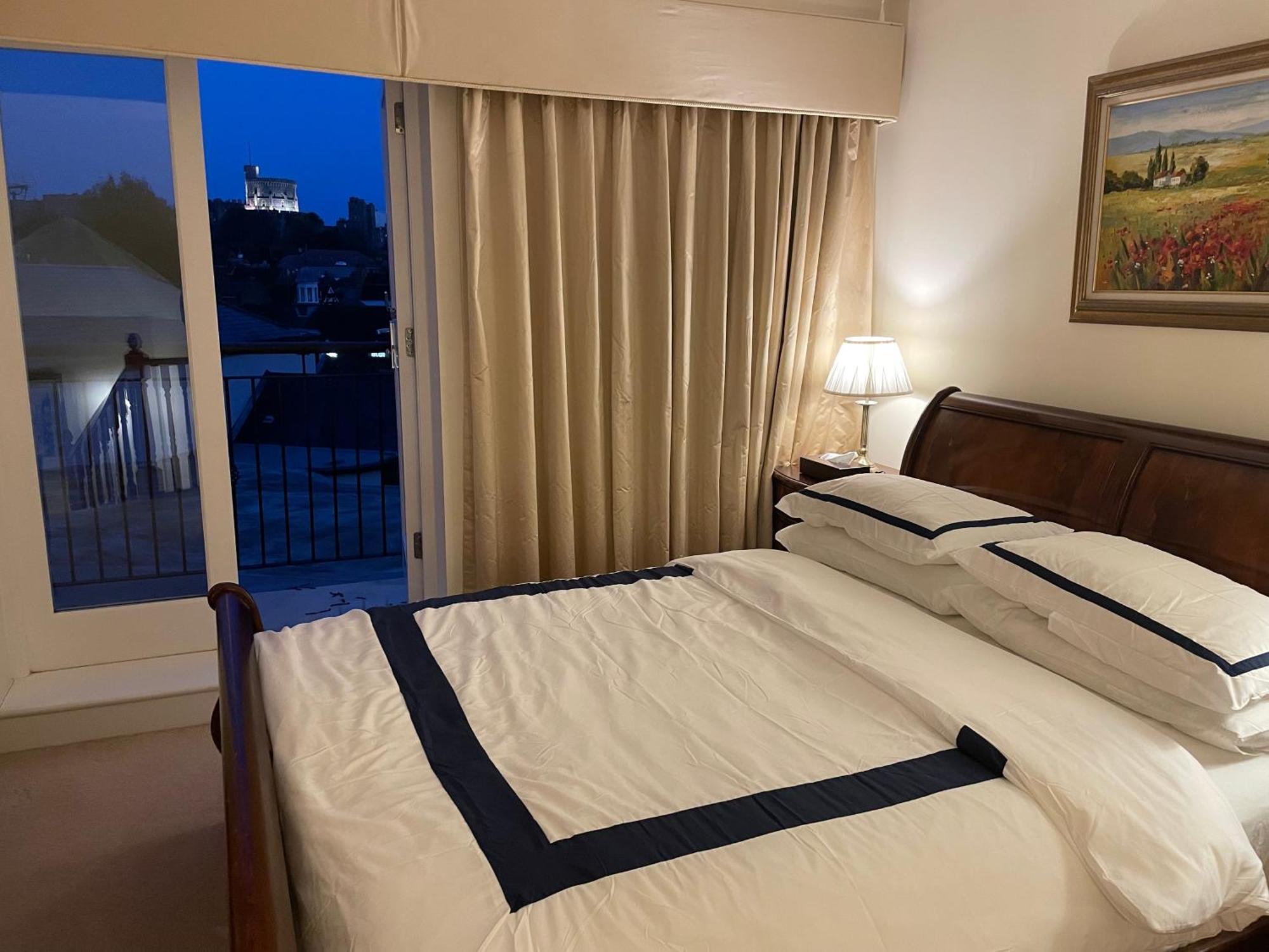 Top Floor En-Suite Double Bedrooms With Great View Of Windsor Castle & Free Parking المظهر الخارجي الصورة