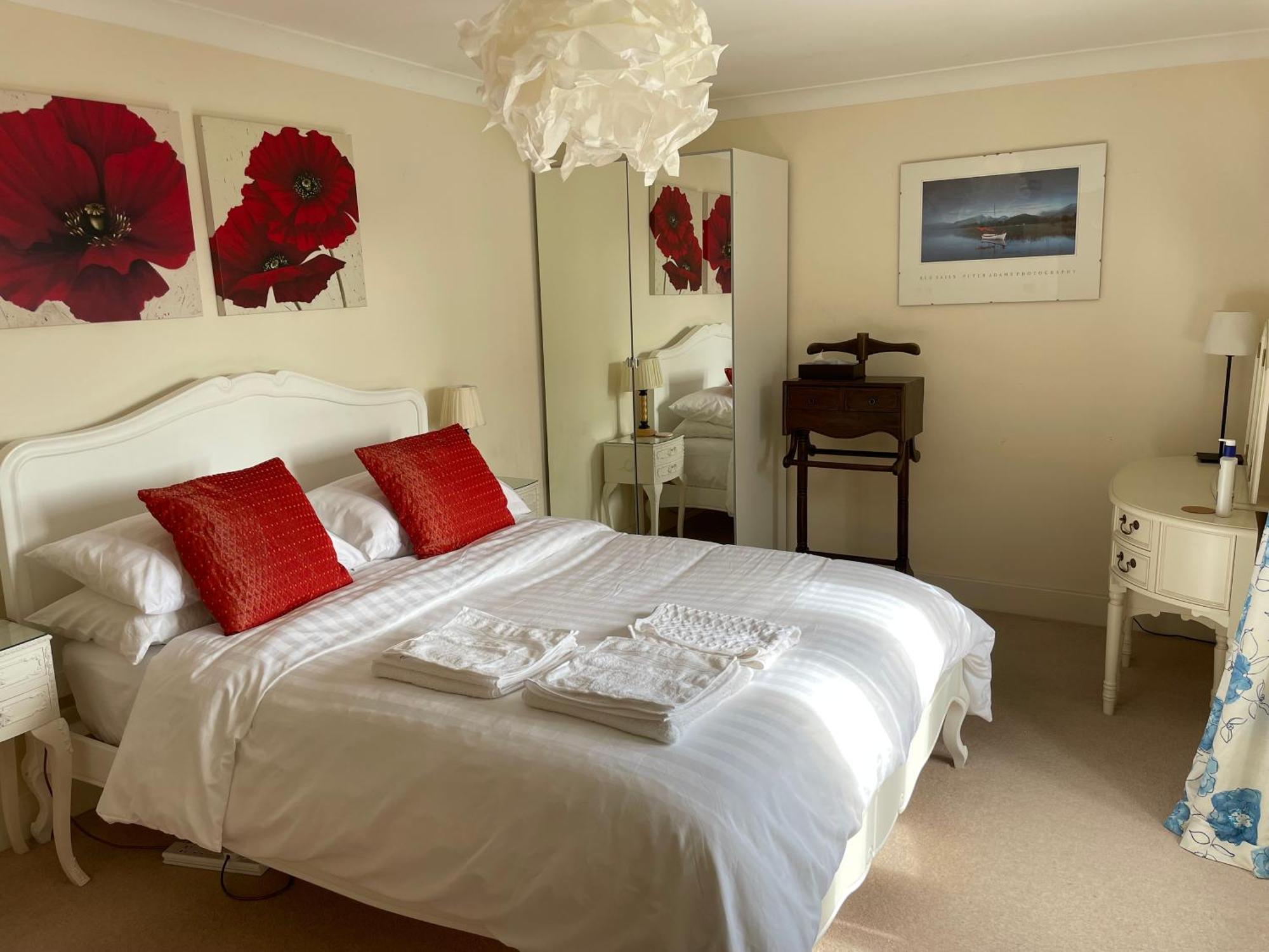 Top Floor En-Suite Double Bedrooms With Great View Of Windsor Castle & Free Parking المظهر الخارجي الصورة