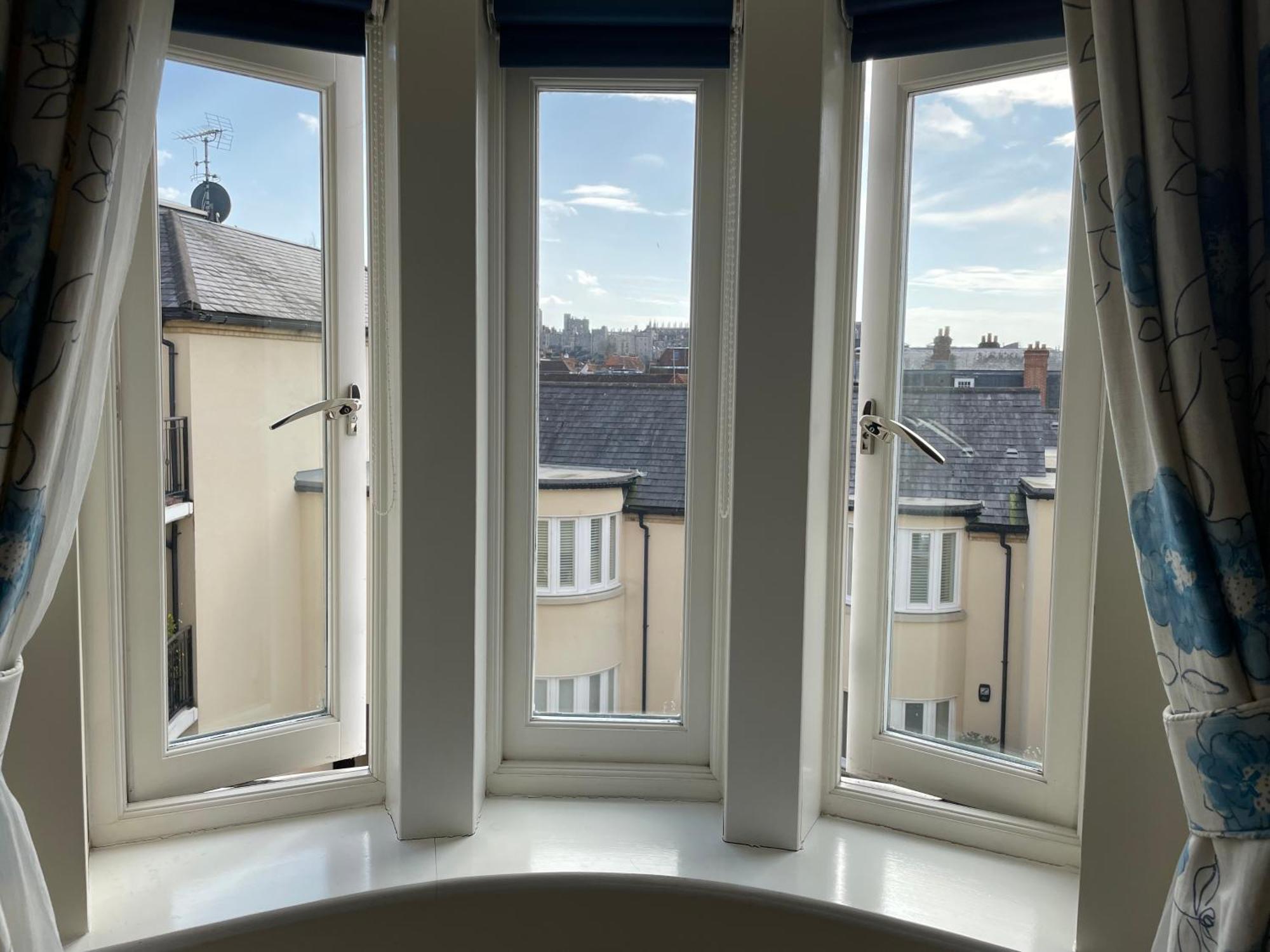 Top Floor En-Suite Double Bedrooms With Great View Of Windsor Castle & Free Parking المظهر الخارجي الصورة