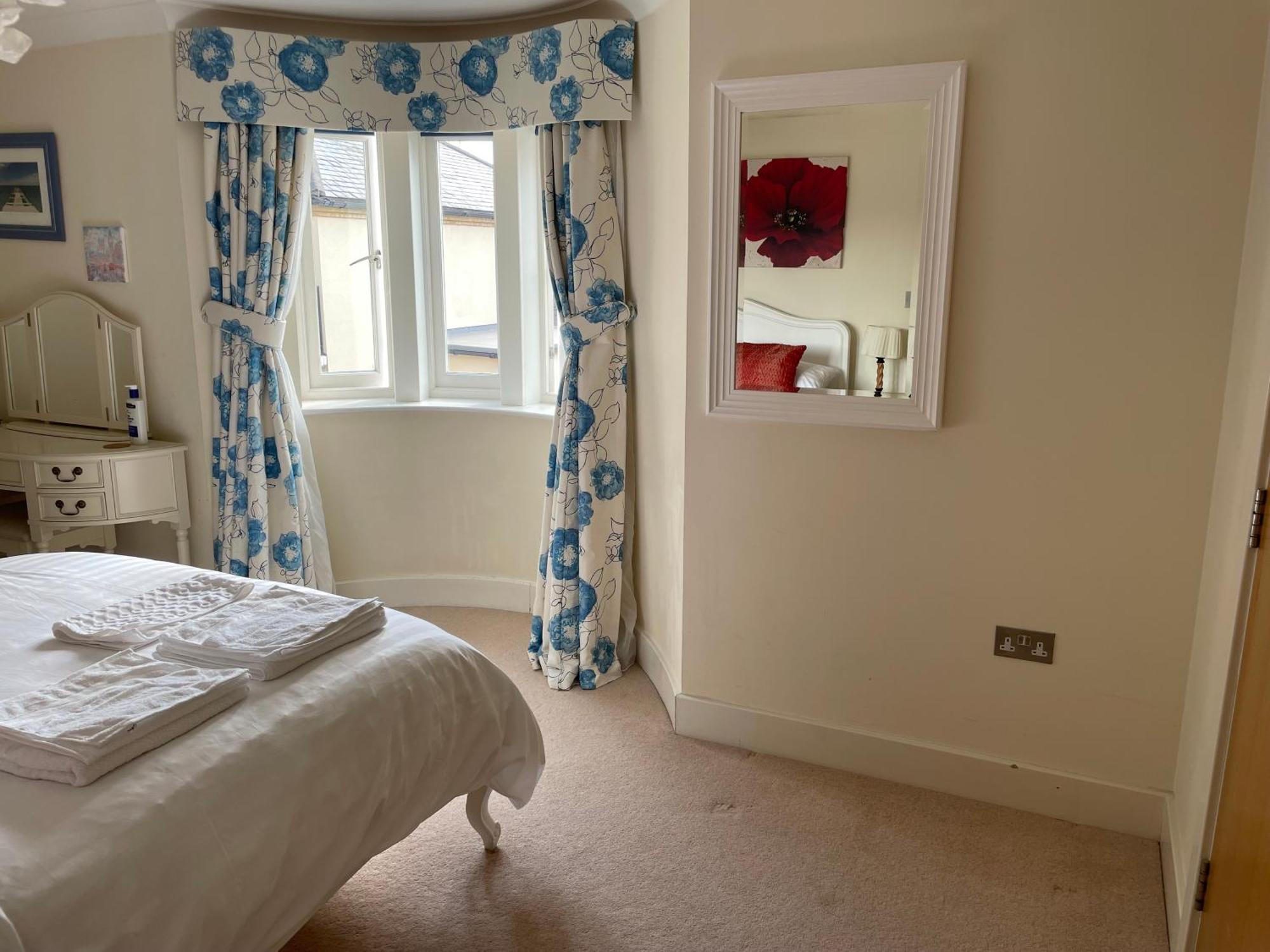 Top Floor En-Suite Double Bedrooms With Great View Of Windsor Castle & Free Parking المظهر الخارجي الصورة