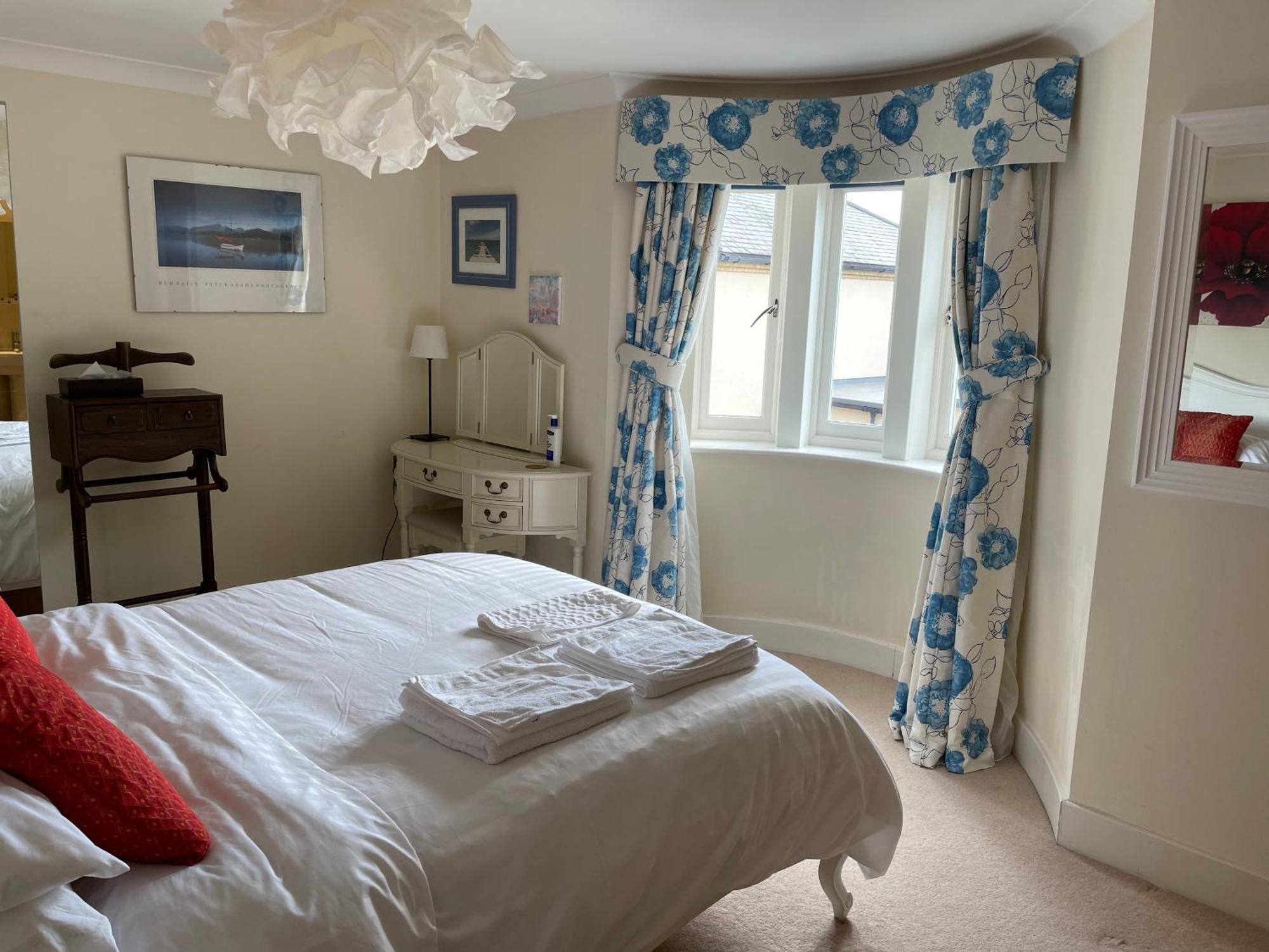 Top Floor En-Suite Double Bedrooms With Great View Of Windsor Castle & Free Parking المظهر الخارجي الصورة