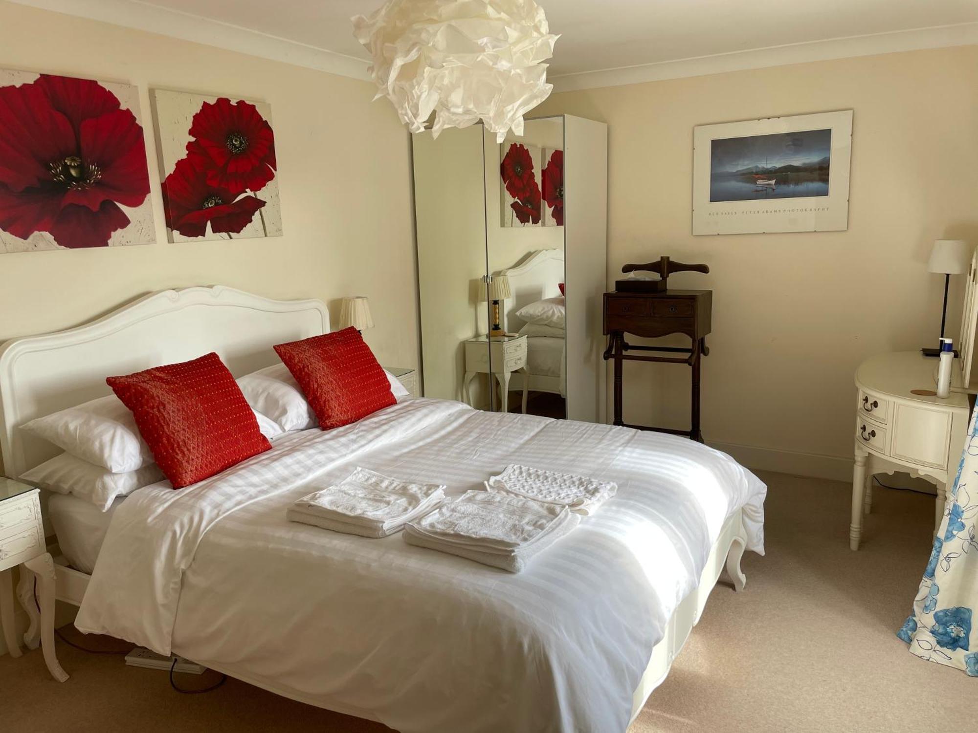 Top Floor En-Suite Double Bedrooms With Great View Of Windsor Castle & Free Parking المظهر الخارجي الصورة